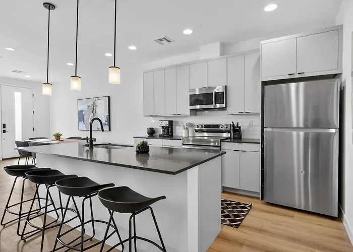 Copper Sky Townhome - Pool & Gym Phoenix