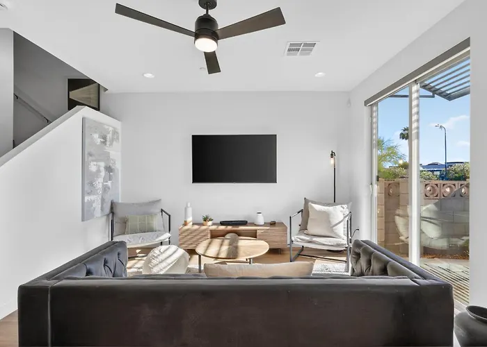 Copper Sky Townhome - Pool & Gym Vakantiehuis