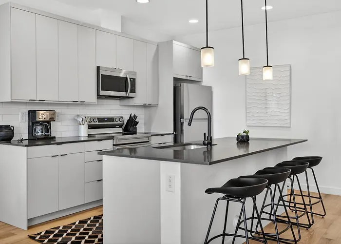Copper Sky Townhome - Pool & Gym