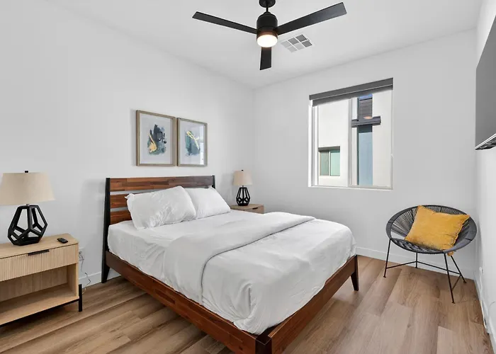 Copper Sky Townhome - Pool & Gym Phoenix