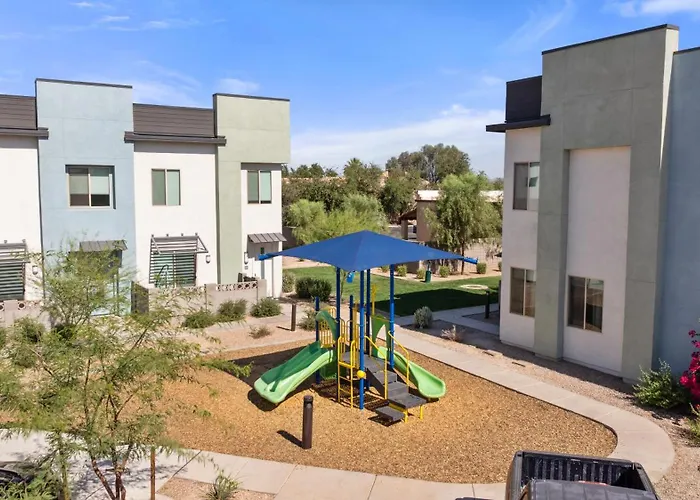 Copper Sky Townhome - Pool & Gym Phoenix