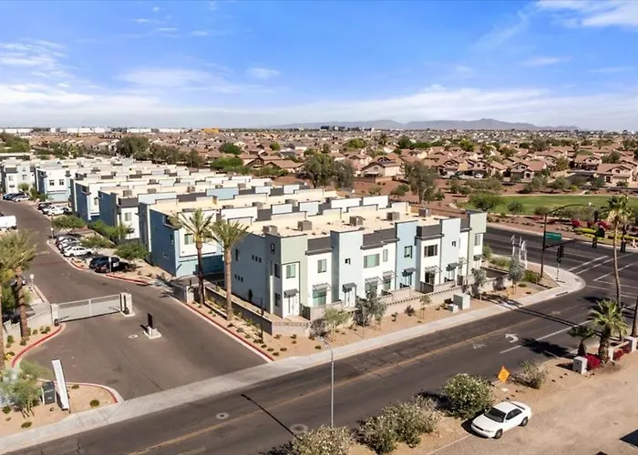 Copper Sky Townhome - Pool & Gym Vakantiehuis *