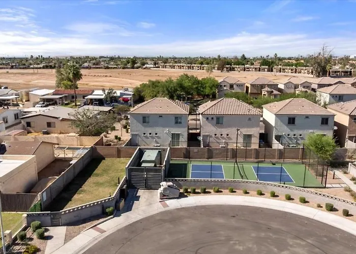 Copper Sky Townhome - Pool & Gym Phoenix