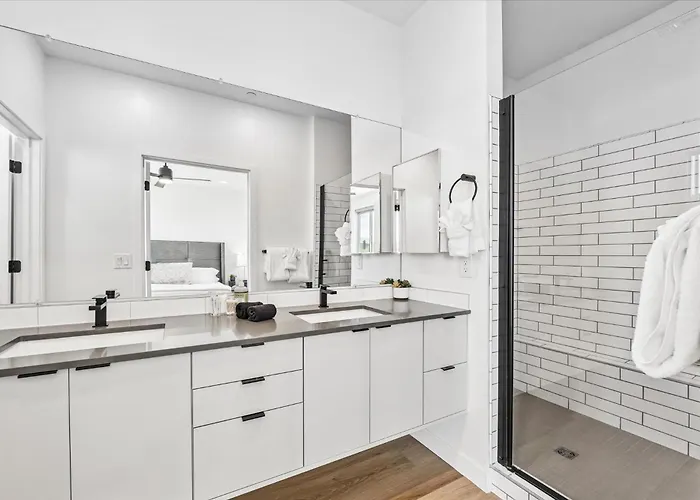 Copper Sky Townhome - Pool & Gym Vakantiehuis
